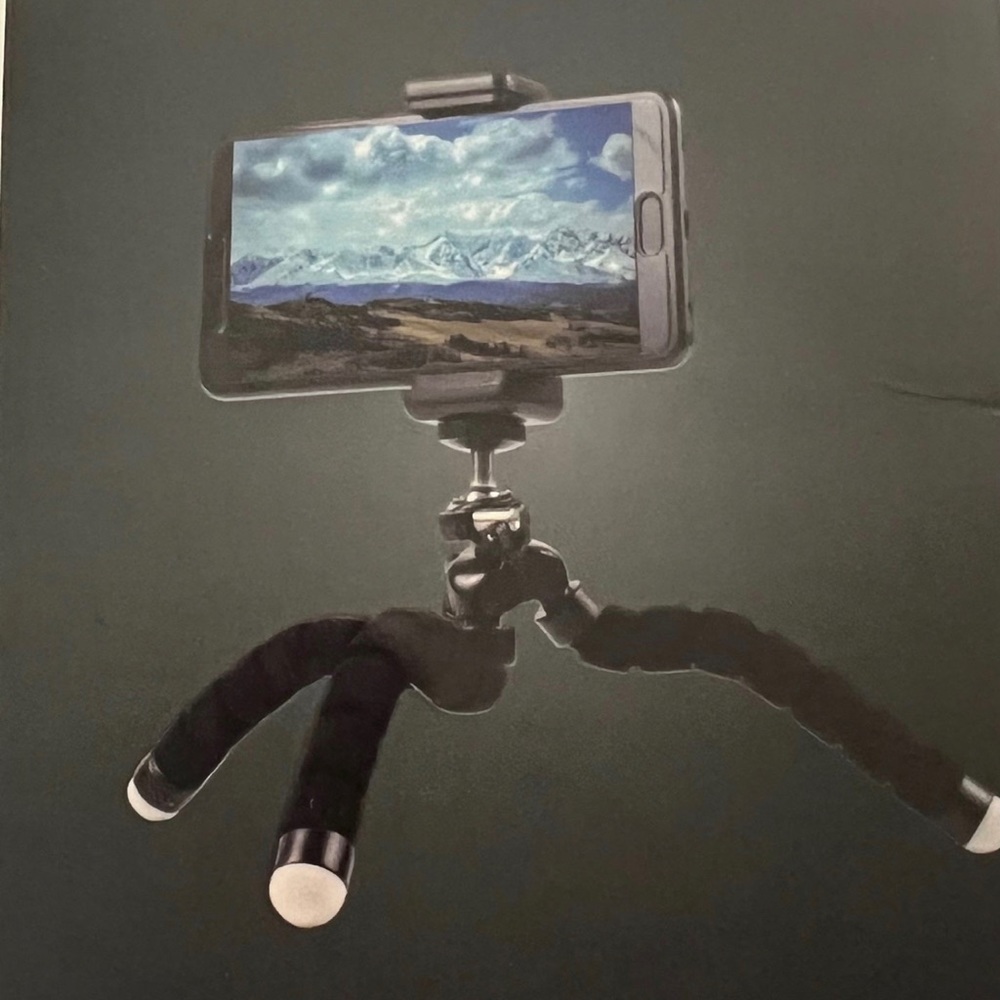 POM Hands-Free Flexible Tripod Phone Stand